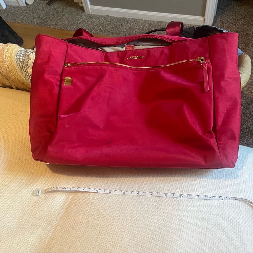 Tumi messenger work bag. Gentally used